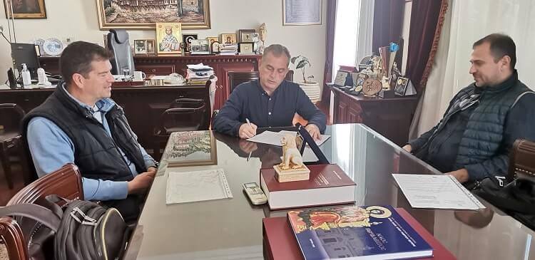 Π.Ε. Σερρών: Υπεγράφη σύμβαση για επεμβάσεις καθαρισμού κοίτης και αποκατάστασης  αναχωμάτων χειμάρρου Αγίου Ιωάννη – InfoNews24